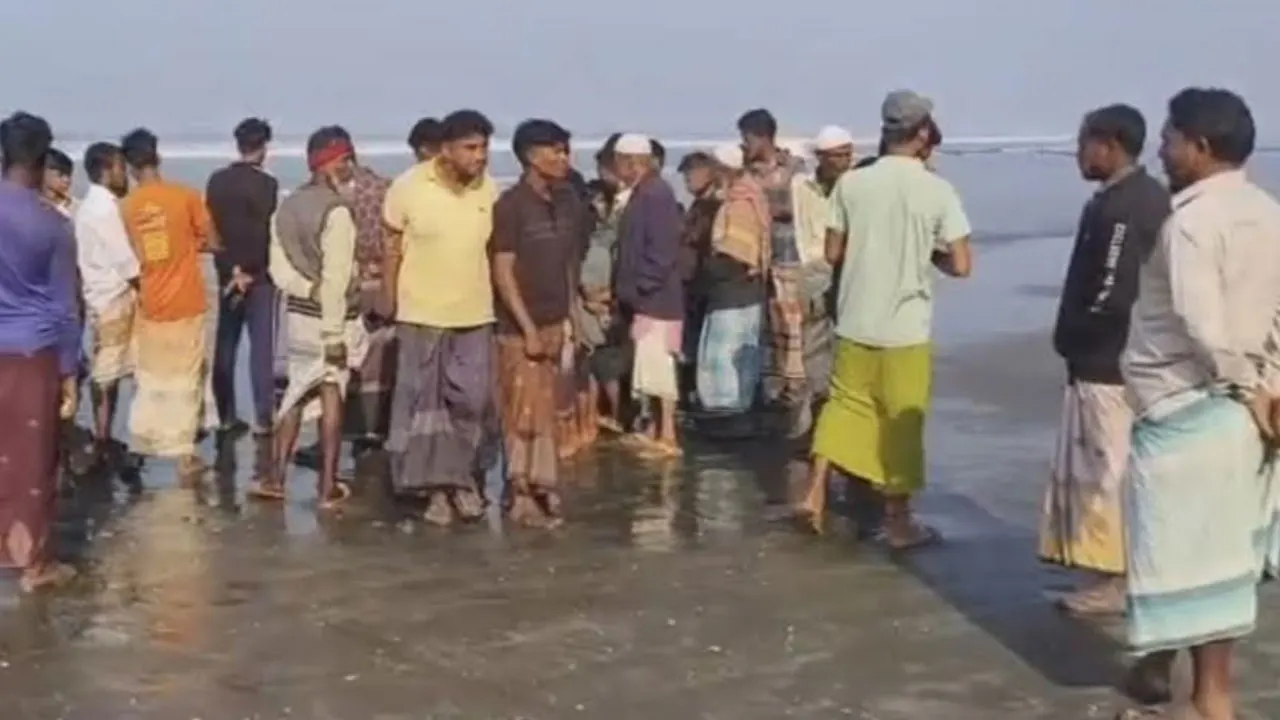 সৈকতে ভেসে এলো তরুণ-তরুণীর মরদেহ