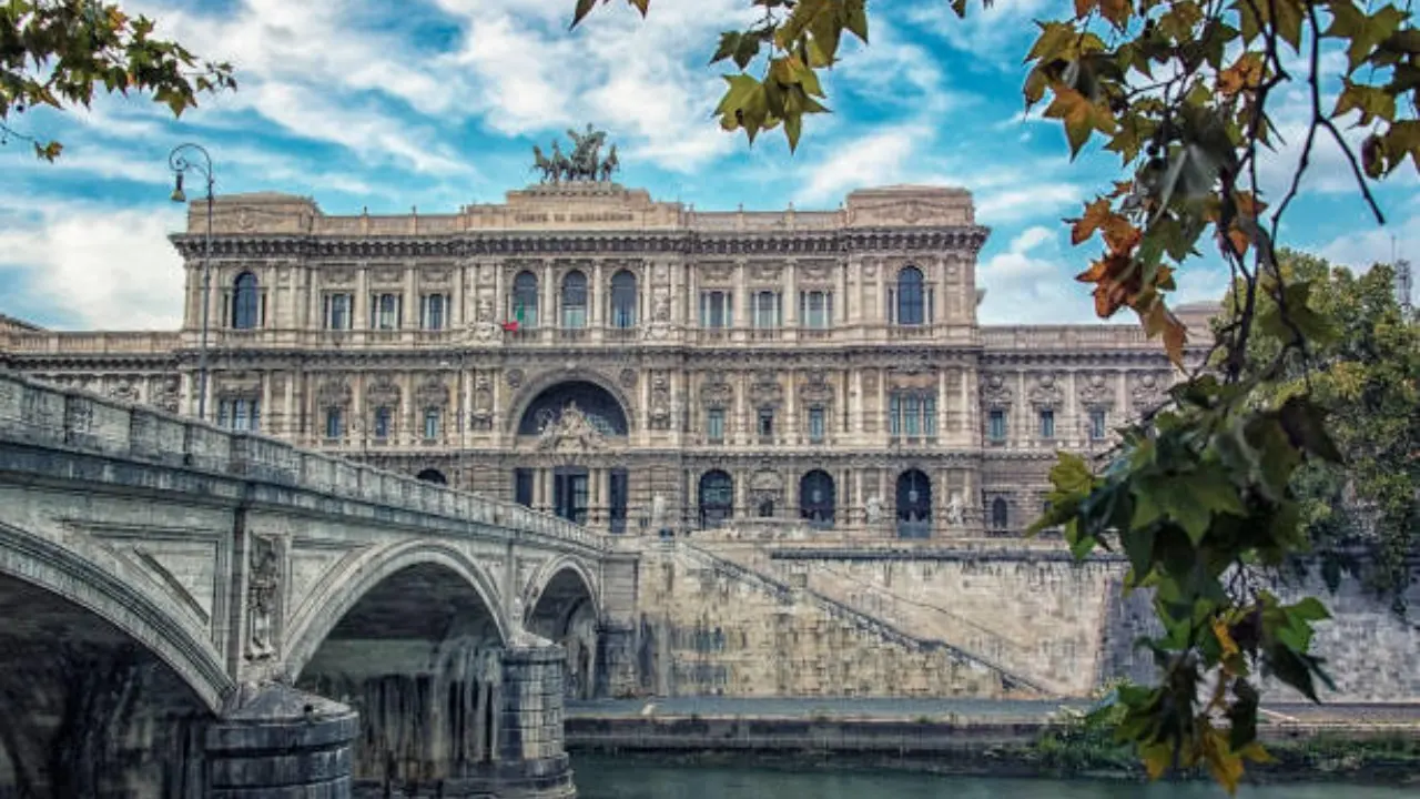 ইতালি ভিসা কেলেঙ্কারি: দুই বাংলাদেশি দালালের কারাদণ্ড