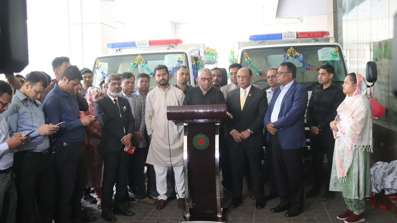 প্রবাসীদের সুযোগ-সুবিধার জন্য সব কিছু করব : মন্ত্রী আরিফুল হক