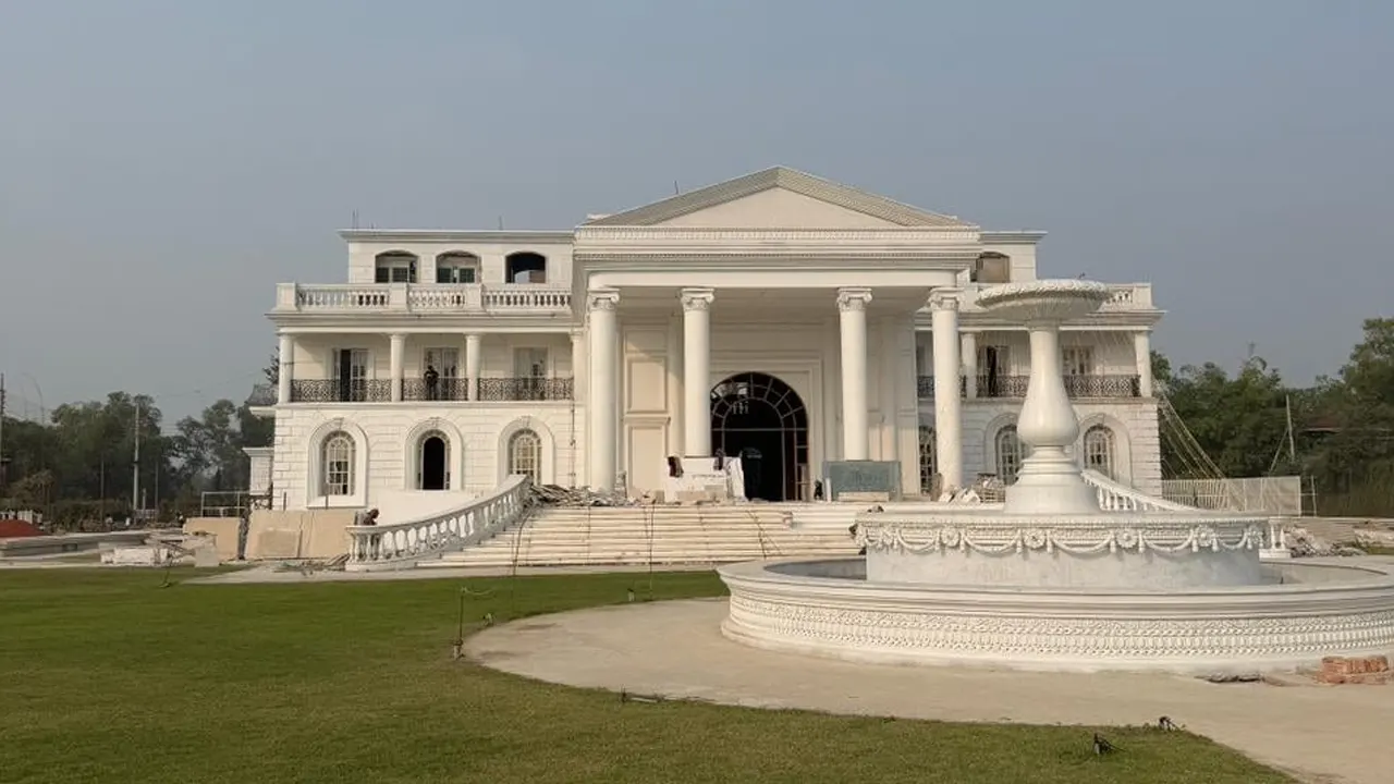 বনভূমির নীরবতায় বিলাসের ঠিকানা