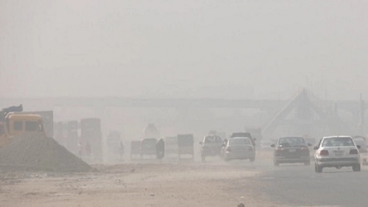 আজ ঢাকার বাতাস ‘খুব অস্বাস্থ্যকর’, দূষিত শহরের শীর্ষে লাহোর