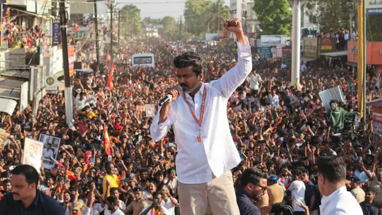 ‘নিয়োগকাণ্ডে’ বিতর্কের মুখে থালাপতি বিজয়