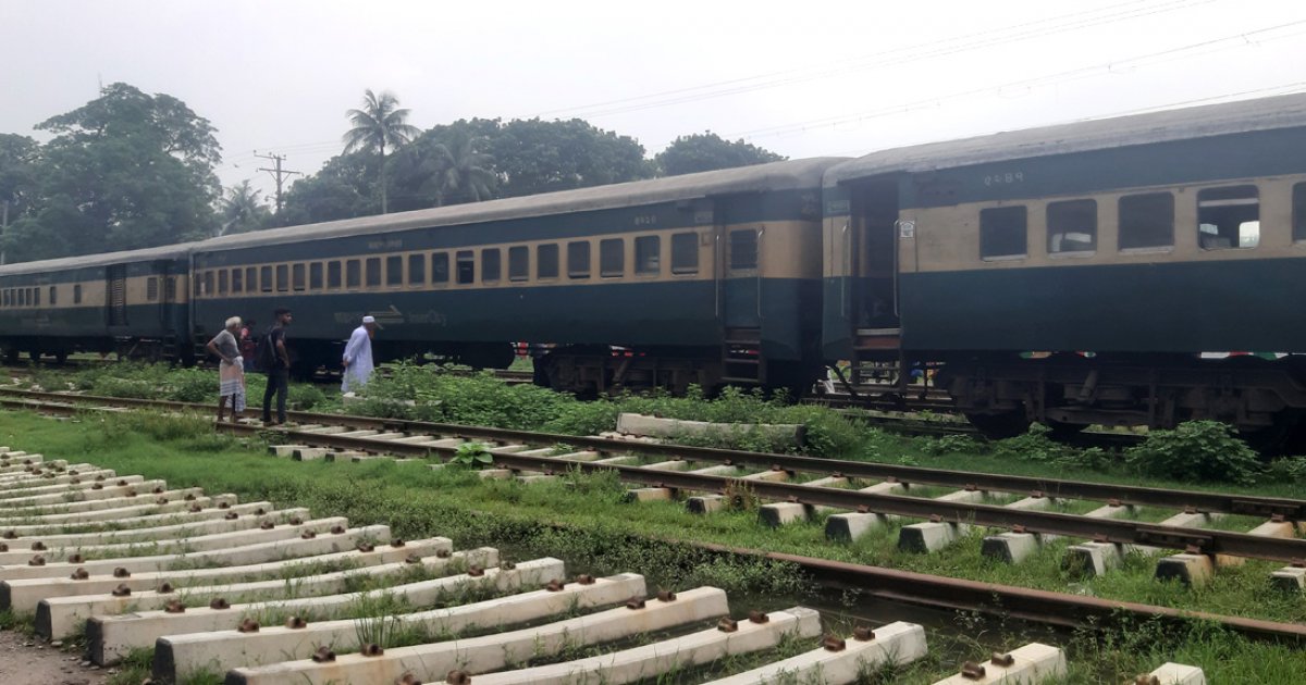নীলফামারী-সৈয়দপুর রেলপথে স্বাভাবিক হয়েছে ট্রেন চলাচল