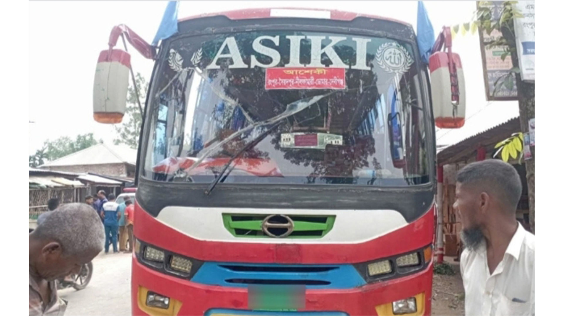 নীলফামারীতে সড়ক দুর্ঘটনায় গৃহবধূ নিহত