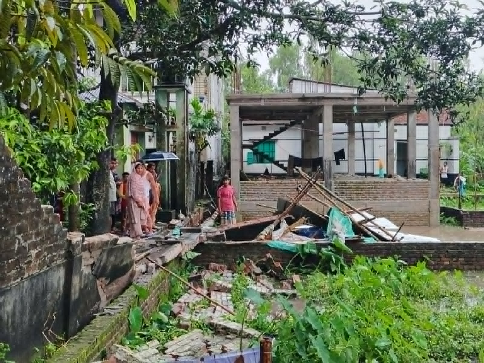 সৈয়দপুরে ভারী বর্ষন ও দমকা হাওয়া, ক্ষয়ক্ষতি ব্যাপক