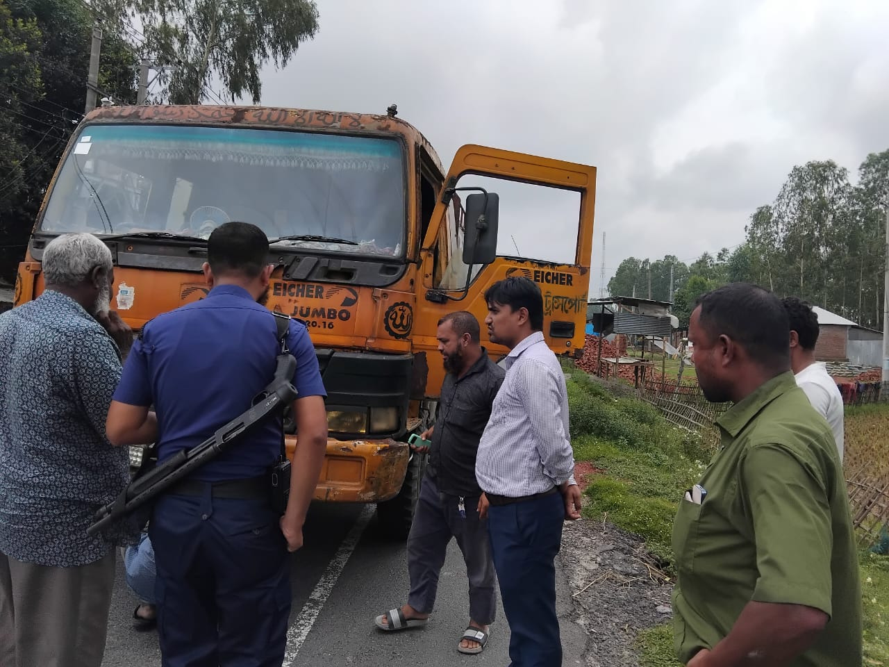 নীলফামারীতে যানবাহনে নিষিদ্ধ হর্ণ ব্যবহার, জরিমানা