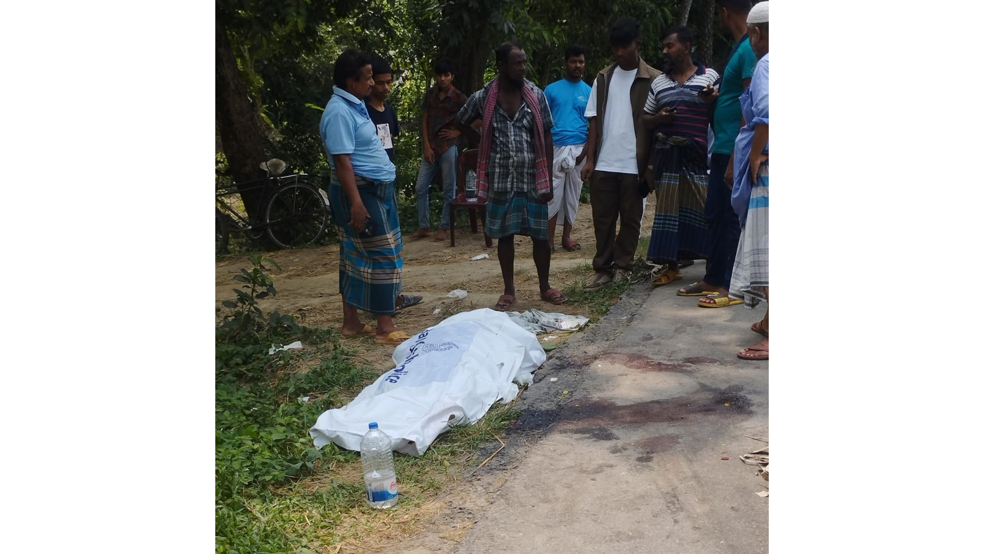 বরিশাল-ঢাকা মহাসড়কের পাশে পরেছিলো যুবকের রক্তাক্ত লাশ