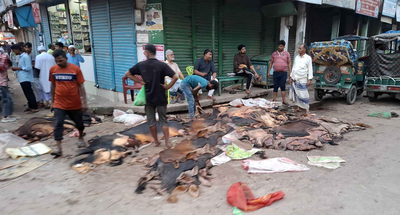 সৈয়দপুরে চামড়ার বাজারে ধস, ন্যায্যমূল্য না পেয়ে ক্ষুব্ধ বিক্রেতারা