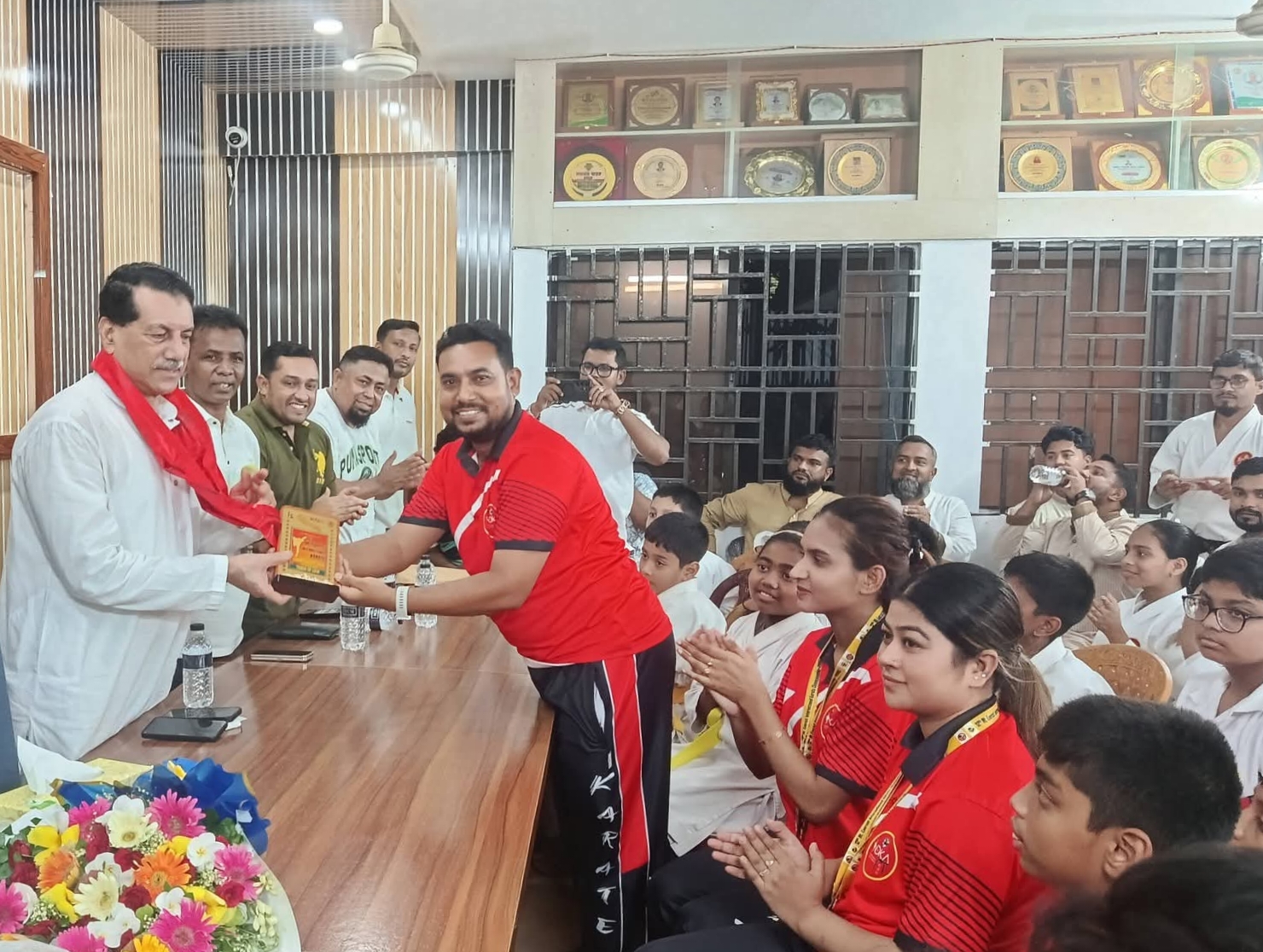 নেপালে পদকজয়ী কারাতে খেলোয়াড়দের এমপি খোকনের সংবর্ধনা