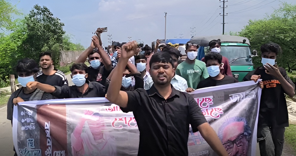 ১৫ আগস্ট ঘিরে সাতক্ষীরায় নিষিদ্ধ ছাত্রলীগের ঝটিকা মিছিল