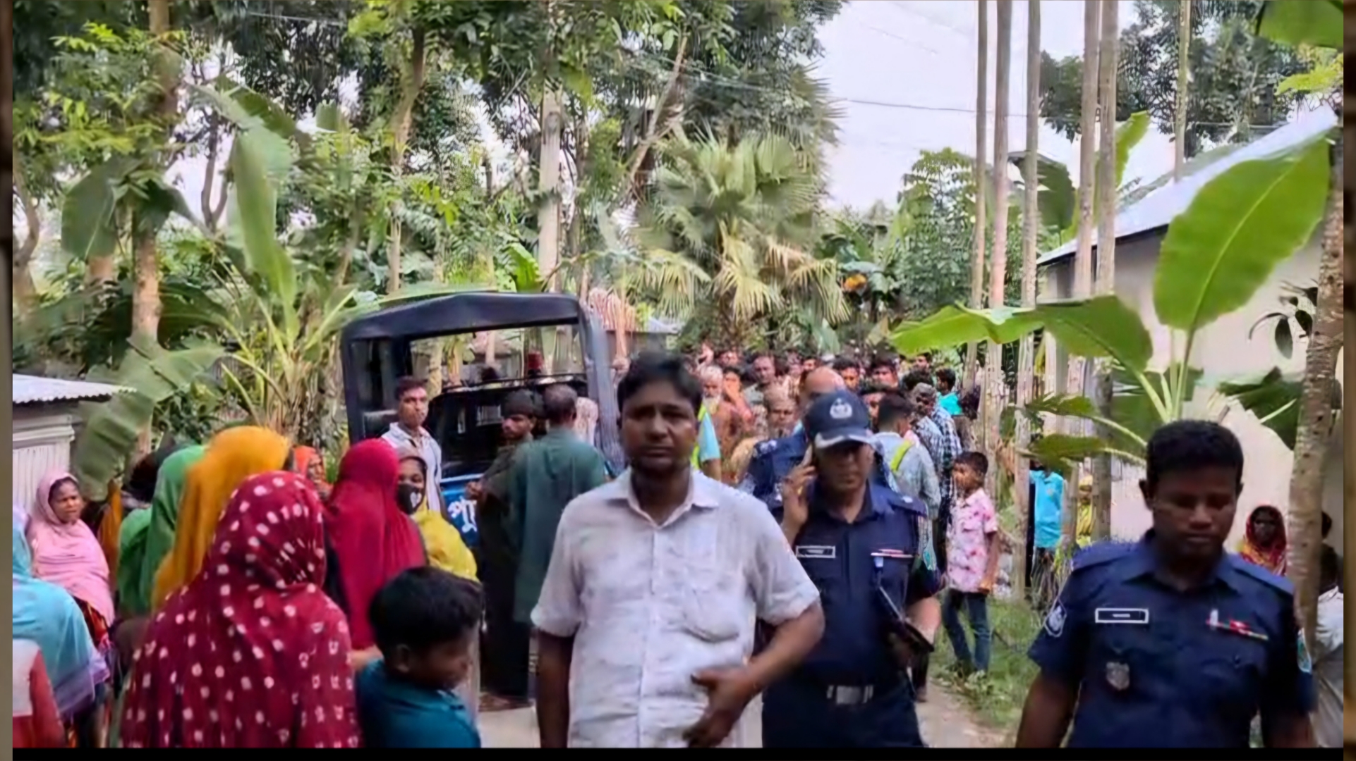 পাবনার আটঘরিয়ায় ওয়ার্ড বিএনপি সভাপতিকে গুলি ও কুপিয়ে হত্যা