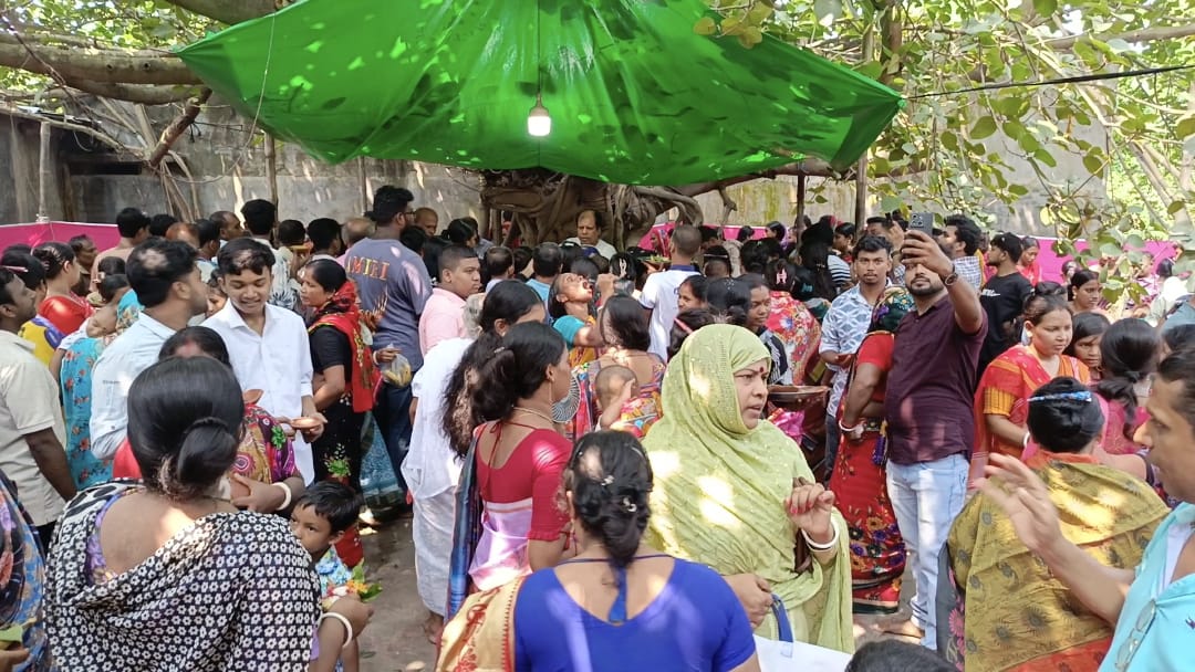 গুড়পুকুরপাড়ে মনসা পূজা, মেলার অপেক্ষায় সাতক্ষীরা