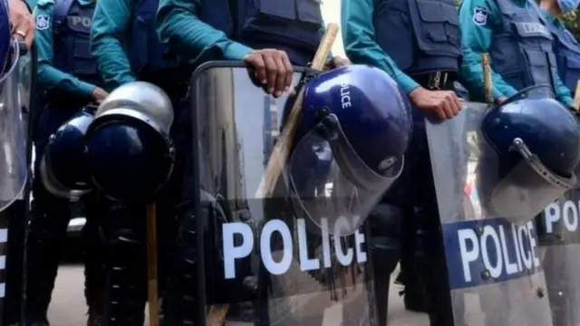 সাতক্ষীরায় আওয়ামী লীগ ঘিরে পুলিশের কড়া নজরদারি