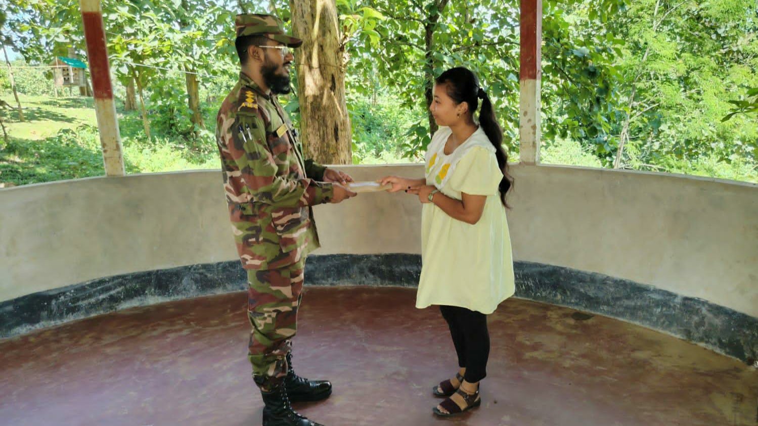 আর্থিক সংকটে থমকে যাচ্ছিল উচ্চশিক্ষার স্বপ্ন, সুনীতা মারমার পাশে মহালছড়ি জোন