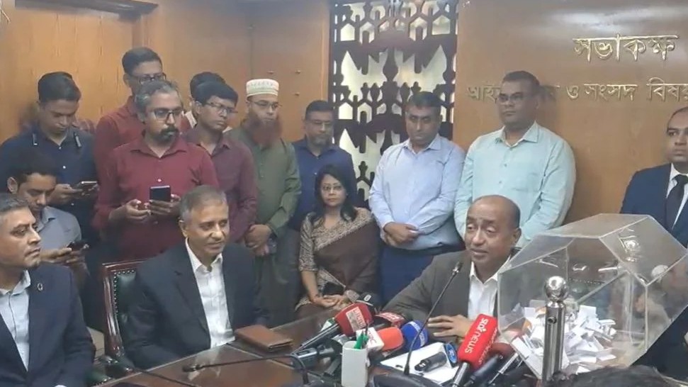 লটারিতে বদলি হলেন ঢাকার ১৮ সাব-রেজিস্ট্রার
