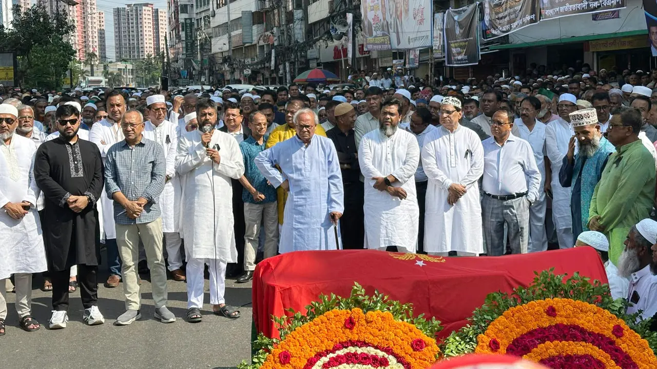 সালাউদ্দিন আহমেদের দুই জানাজায় বিএনপির নেতাকর্মীদের ঢল
