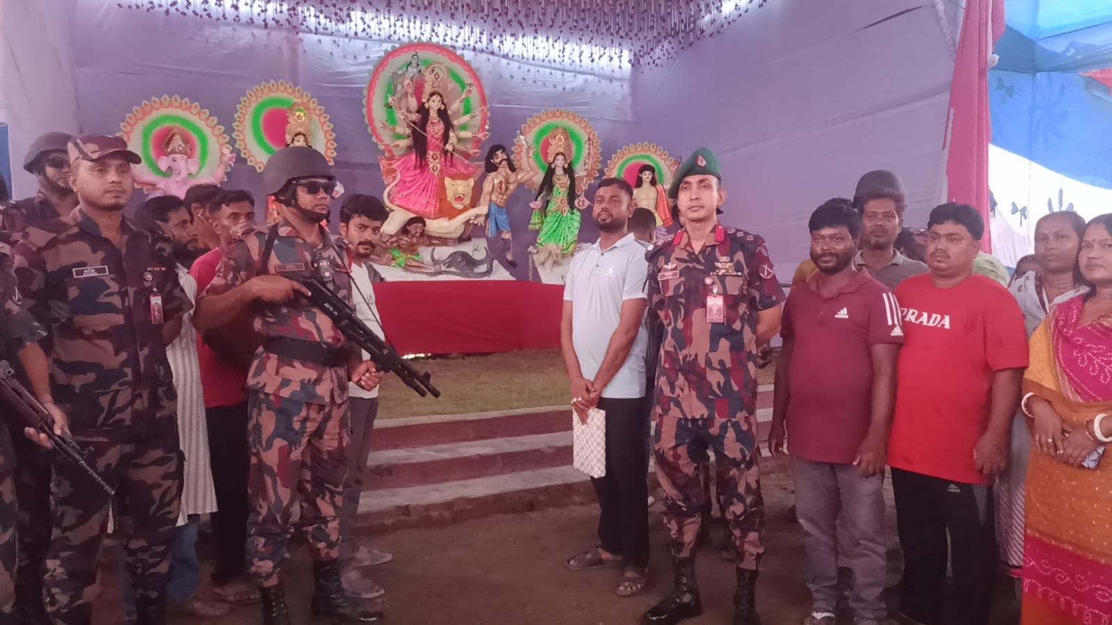 দুর্গাপূজার নিরাপত্তায় পঞ্চগড় সীমান্তে ৬ প্লাটুন বিজিবি মোতায়েন
