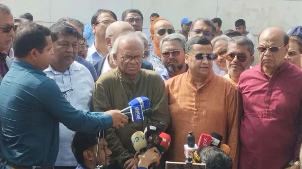 ১৭ বছর প্রবাসে থেকেও দেশের মানুষের সংকটে পাশে ছিলেন তারেক রহমান: রিজভী