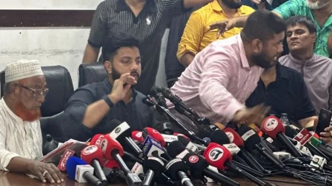 মুক্তিযুদ্ধবিষয়ক প্রতিমন্ত্রীর পদ ছাড়লেন ইশরাক হোসেন