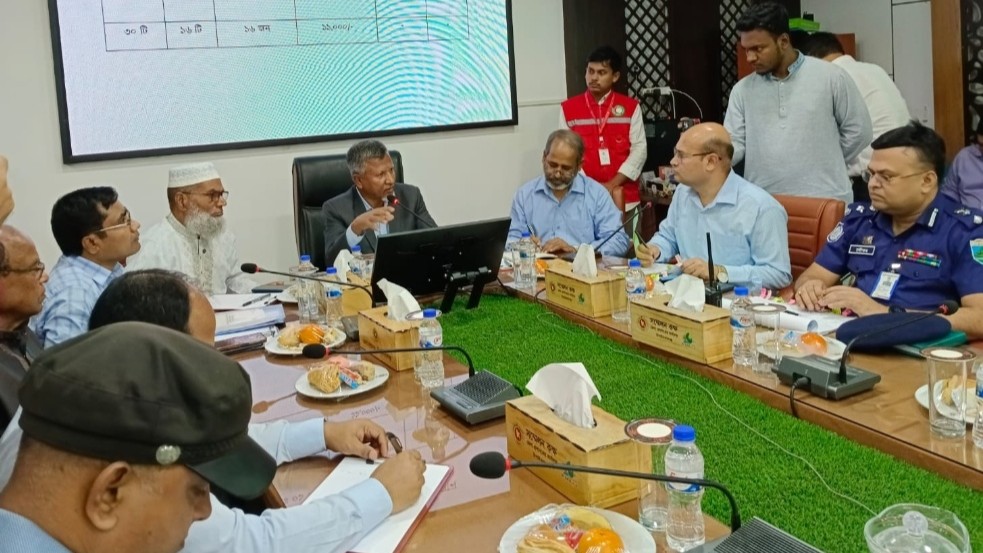 চাঁপাইনবাবগঞ্জে ডেঙ্গু প্রতিরোধ ও আইন-শৃঙ্খলা নিয়ে প্রতিমন্ত্রীর মতবিনিময়