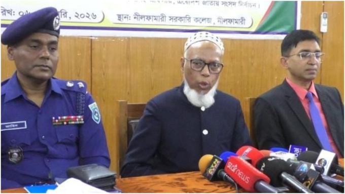 নীলফামারীতে বক্তব্য রাখছেন নির্বাচন কমিশনার (ইসি) আব্দুর রহমানেল মাছউদ।